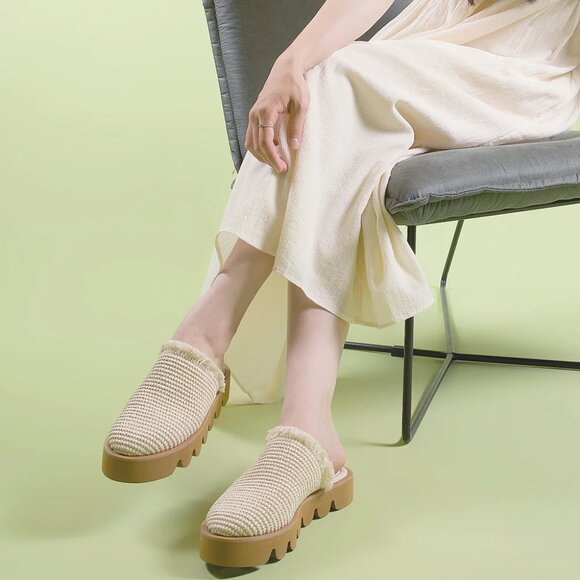 NEW ALL BLACK Raffy Round Lugg Flats Ivory for women 764tn